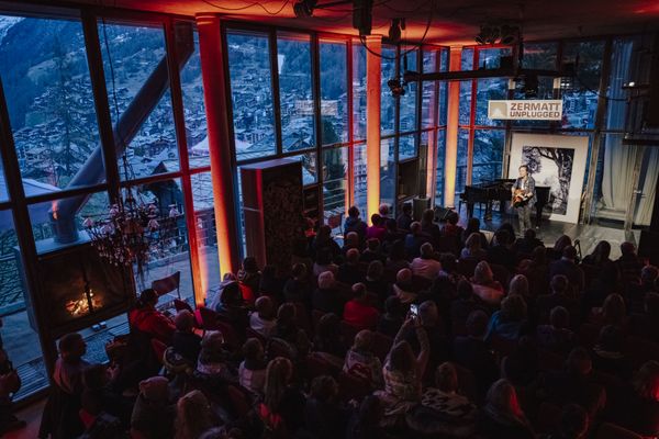 julius_hatt_zermatt_unplugged_mark_wilkinson_20230413-201727_a-low.jpg